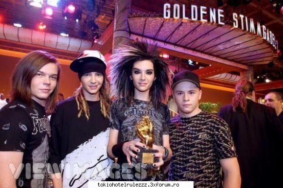 poze ~~tokio hotel~~ mey pun poze dar saritzi mnd unele din ele mai fost puse stau uit poza vad