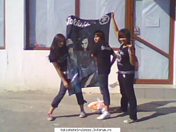 in sf am faqt rost d poze la geanina


 :rotfl:  :rotfl: 1 septembire kaulitz day