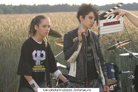 Durch den monsun - ♥●�~�ΦMy_lOv3_BiLlΦ�~�●♥ - ~~Tokio Hotel~~