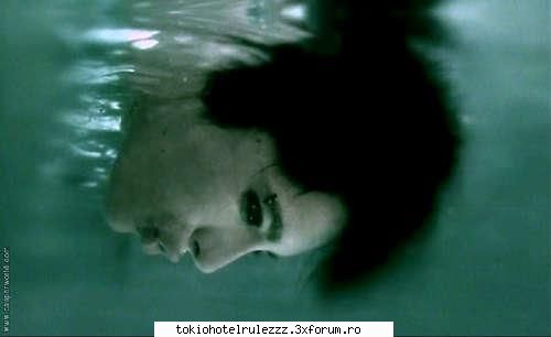 Durch den monsun - c simpatic e el acolo - ~~Tokio Hotel~~