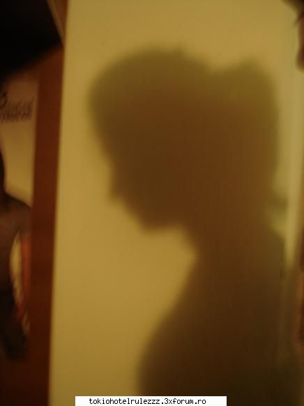 deci asta e umbra mea  :rotfl:  :rotfl:  :rotfl: poze cu voi