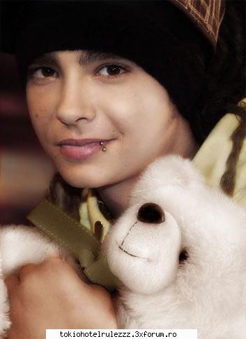 plache pozik asta :nebun: poze cu ~~tom kaulitz~~
