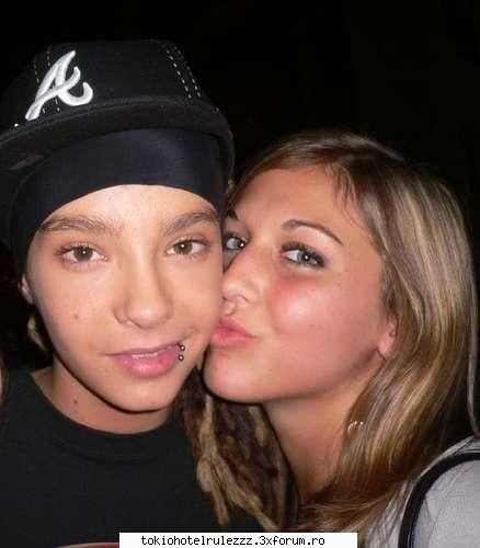 aici punem poze q membri trupei th j q .... :x  :x  :x fete 

pin eoo prima th j fetele