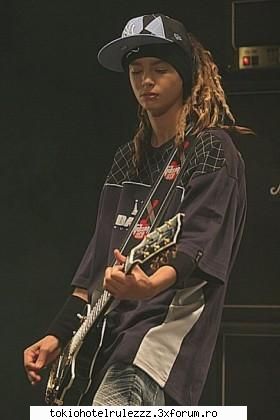 TH j fetele - ce tare e poza aia cu bill si " minimoaia" aia ce - ~~Tokio Hotel~~
