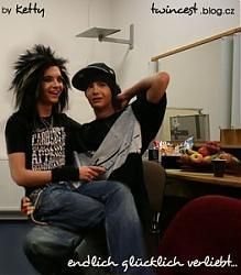 t: aja ai fost baiat qminte j nu thai luat d fratele taw cel ubit??
b: el jia sa nu my faci asta saw