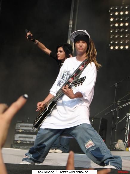 t: bill pute a c ?
 :uimit:  :uimit: 
t: iar ai inqrkt qmva parfumele ...ala d fata kre arata a dala