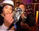 t: privitzi j invatzatzi ...my now aja se knta la chiatara ...moama kt d tare snt  :cool:  :cool: