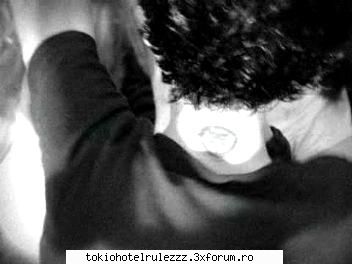 schrei - bill privit din spate - ~~Tokio Hotel~~